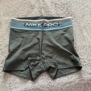 Women Nike Pro Shorts Grey/Gray Size Large